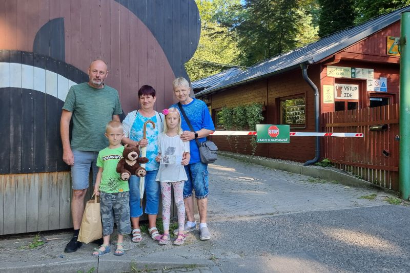 stotisící_návštěvník_2025_Zoo_Děčín.jpg
